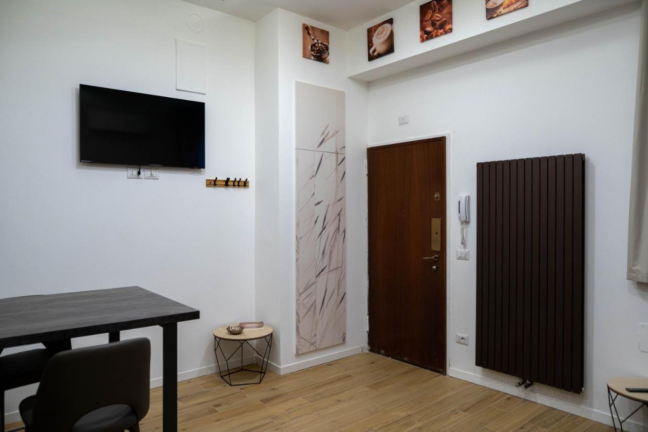 L Arche Comfort & Relax Brown Home Di Via Varesina Milão Exterior foto