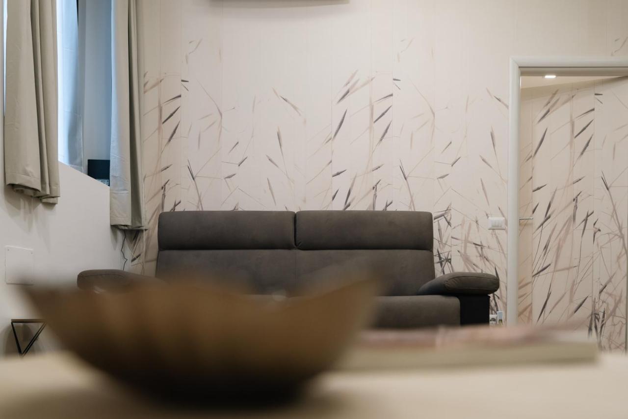 L Arche Comfort & Relax Brown Home Di Via Varesina Milão Exterior foto