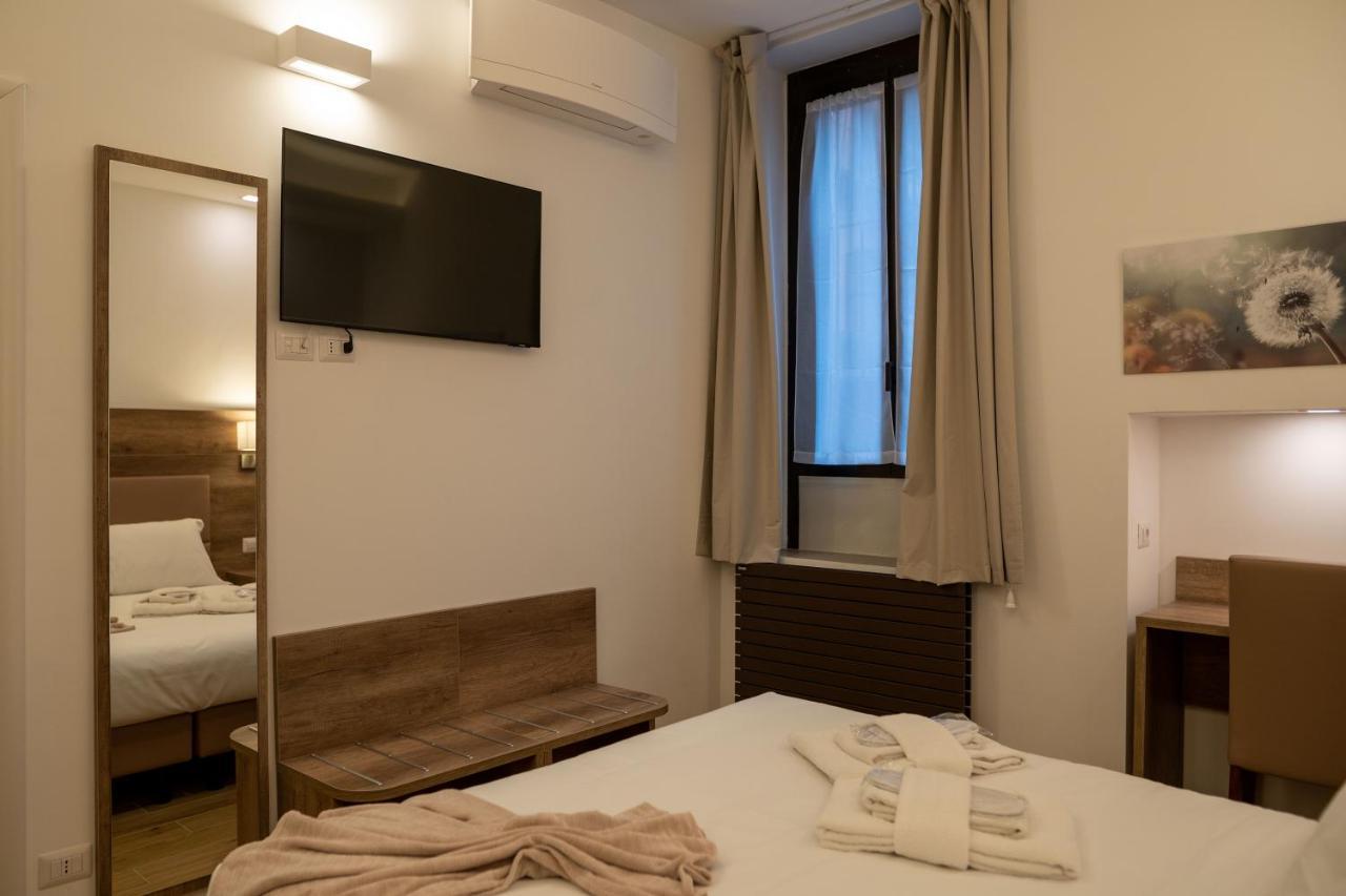 L Arche Comfort & Relax Brown Home Di Via Varesina Milão Exterior foto